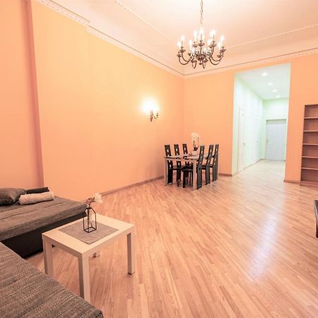 Winwinstay Art Nouveau Apartment Рига Экстерьер фото